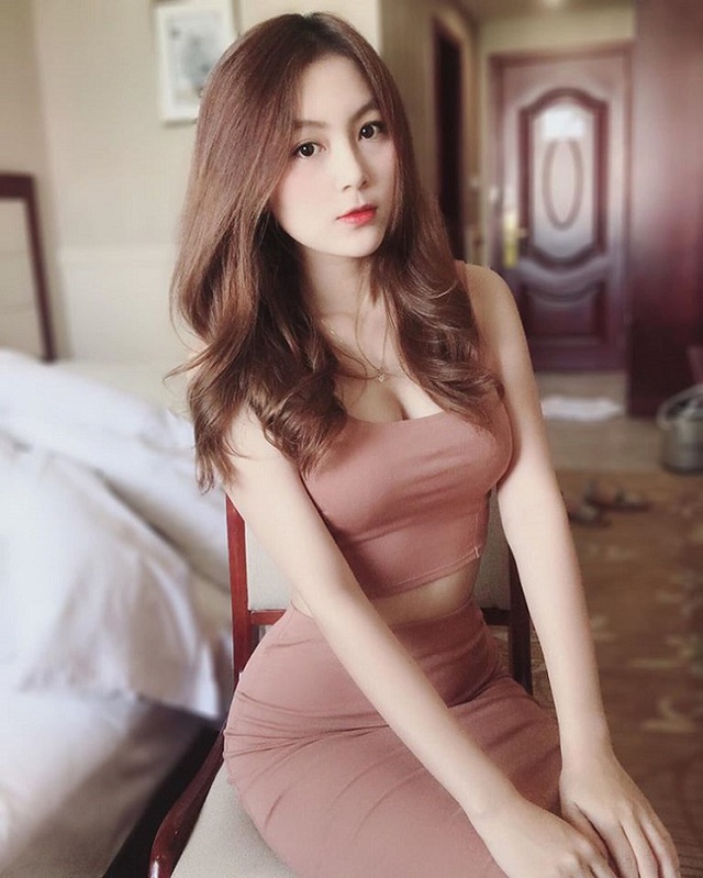 Tạm dừng làm YouTuber, cô giáo hot girl Trân Trần khiến CĐM bỏng mắt với màn khoe vòng một gợi cảm để test phao bơi - Ảnh 3.