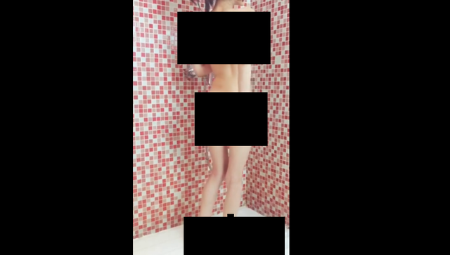 Nữ streamer xinh đẹp gây xôn xao cộng đồng mạng khi lộ video 3 phút tắm trần, bị nghi vấn là quên tắt camera - Ảnh 3.