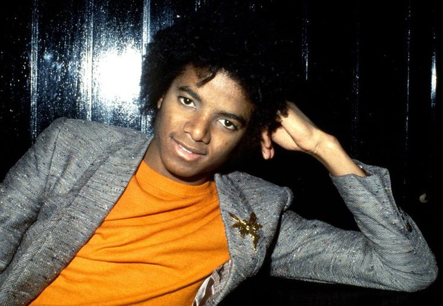 Michael Jackson trông sẽ như thế nào ở tuổi 50 nếu ông vua nhạc Pop không bao giờ phẫu thuật thẩm mỹ? - Ảnh 3.