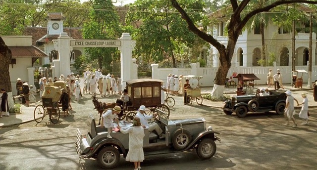 Phim có cảnh nóng táo bạo nhất lịch sử khiến netizen mê đắm vì bối cảnh Sài Gòn đẹp như tranh vẽ, gợi cảm ở từng đường nét nhỏ - Ảnh 10.