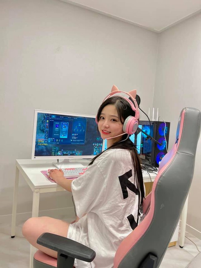 Park Min-jung nữ streamer xinh đẹp hoảng sợ khi bị trai lạ vào phòng Photo-1-16264965333961836902289