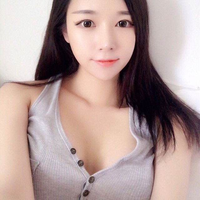 Nữ YouTuber Ah Jung khiến CĐM phát sốt vì nóng bỏng chẳng khác gì siêu mẫu Photo-1-16266786709882049912781