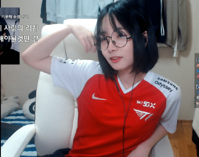 T1 thông báo xử phạt nữ streamer JisooGirl vì hành động cổ vũ đối thủ, ai ngờ lại bị fan chỉ trích vì làm ăn tắc trách - Ảnh 3.