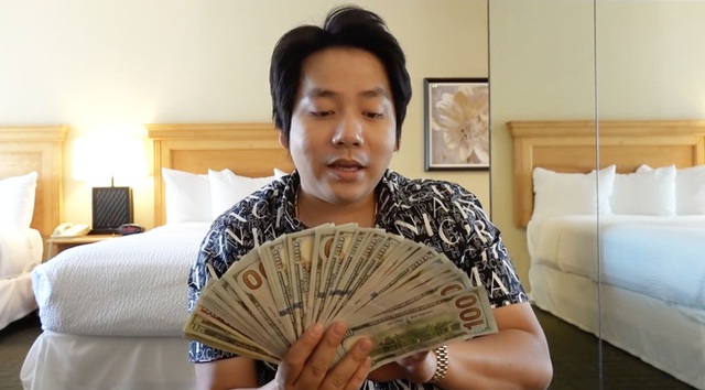 YouTuber giàu nhất Việt Nam dạy người xem cách thoát nghèo, tiết lộ năm lớp 9 đã biết kiếm tiền nhờ chơi VLTK - Ảnh 1.