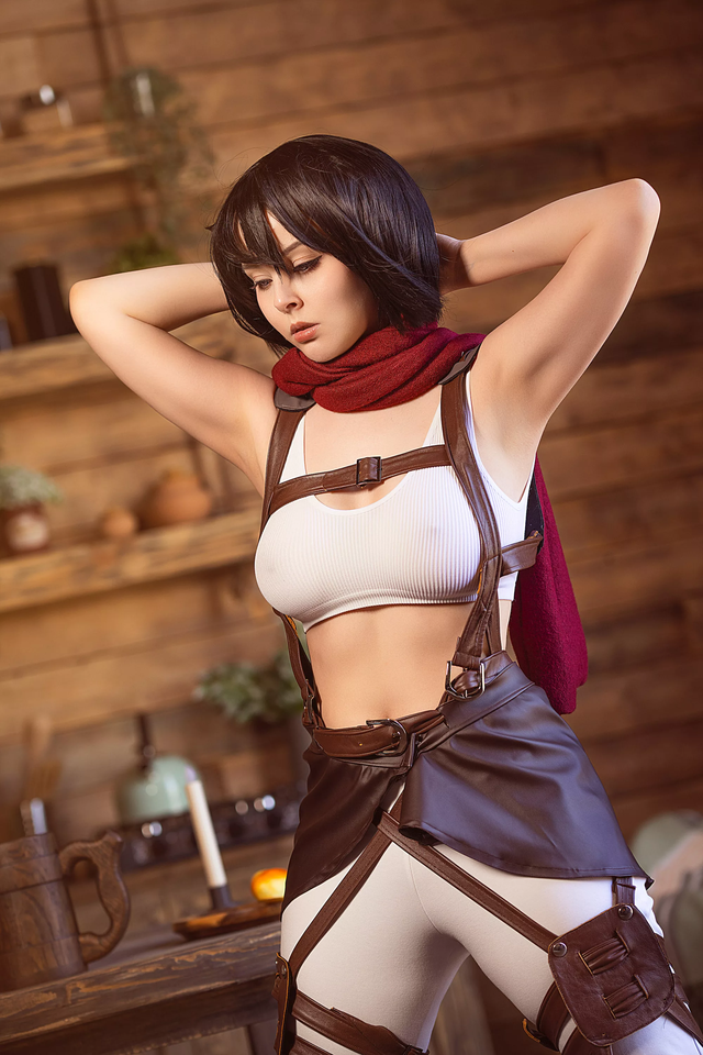 Ở nhà chống dịch lôi ngay ảnh nữ waifu mạnh nhất Attack on Titan ra ngắm, body quá ngọt đi mà - Ảnh 13.