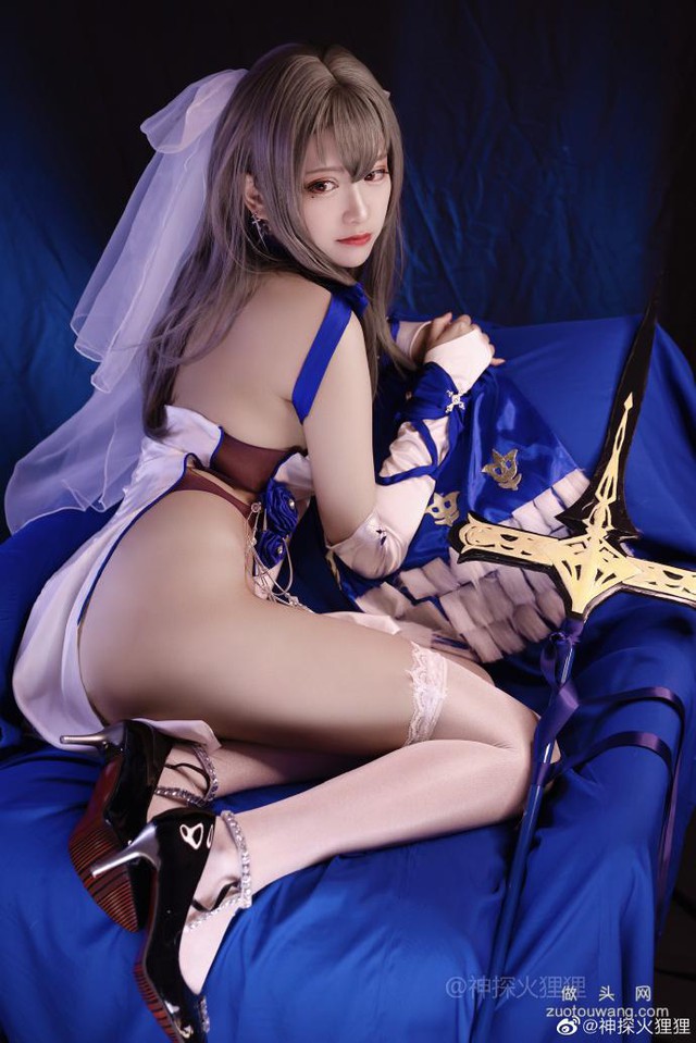 Sướng mắt ngắm mỹ nhân Azur Lane diện áo cắt xẻ tạo dáng khoe đường cong nóng bỏng - Ảnh 7.