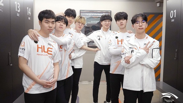 Người thứ 2 trong bộ đôi sa thải của T1 - HLV Zefa chuẩn bị gia nhập Hanwha Life Esports? - Ảnh 2.