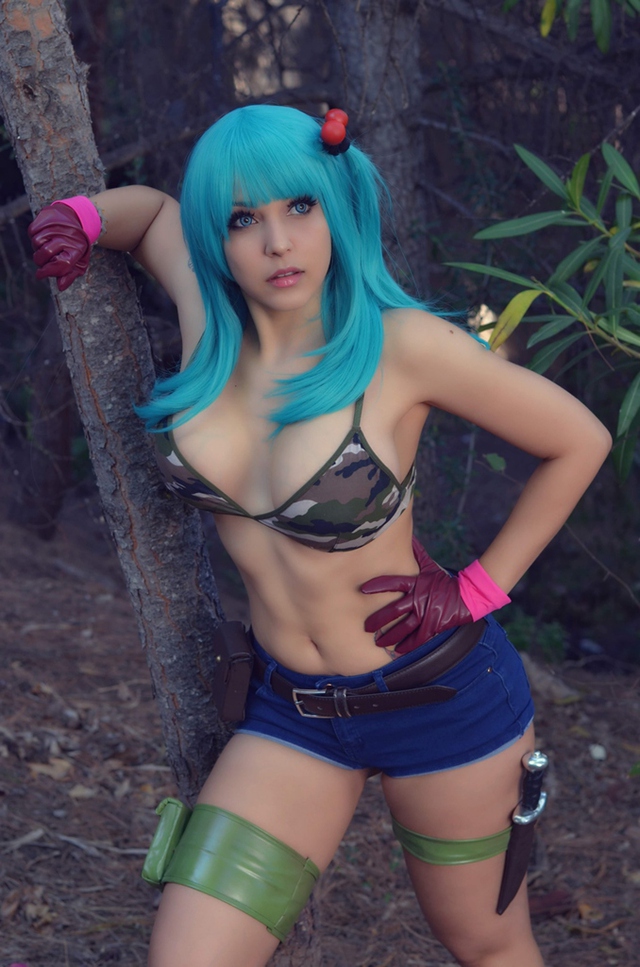 Ngất ngây với Cosplay Bulma trong Dragon Ball khoe thân hình quyến rũ