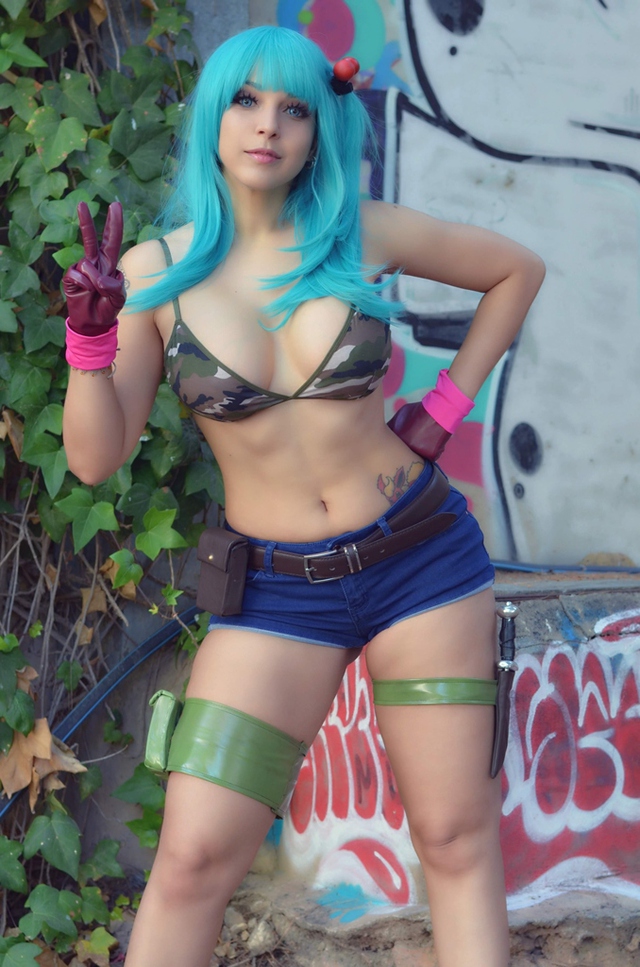 Ngất ngây với Cosplay Bulma trong Dragon Ball khoe thân hình quyến rũ