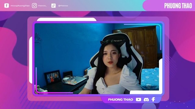 Soi góc livestream của MC Phương Thảo, chỉ có “fan cứng” mới nhận ra một điều bất ngờ! - Ảnh 2.