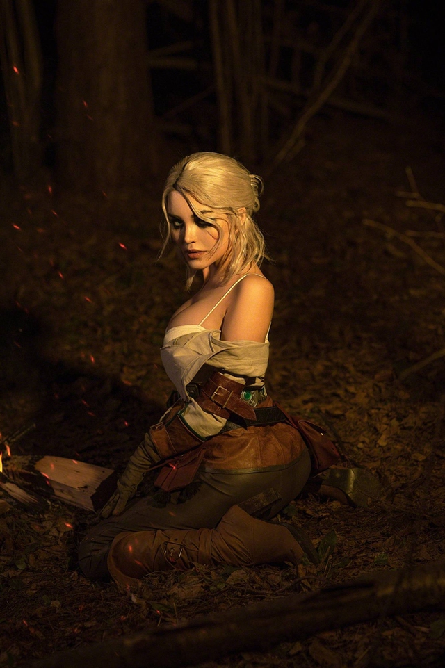 The Witcher: Ngắm cosplay Ciri chân dài gợi cảm và quyến rũ, Tây với Ta bạn thích vẻ đẹp nào hơn? - Ảnh 13.