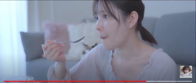 Mỹ nữ 18+ bất ngờ làm vlog khuôn mặt thật khiến fan ngạc nhiên - Ảnh 3.