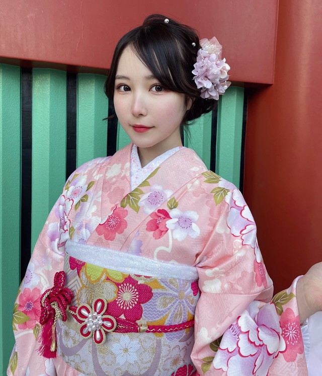 Ngắm loạt mỹ nhân 18+ Nhật Bản trong trang phục truyền thống đầu năm - Ảnh 4.