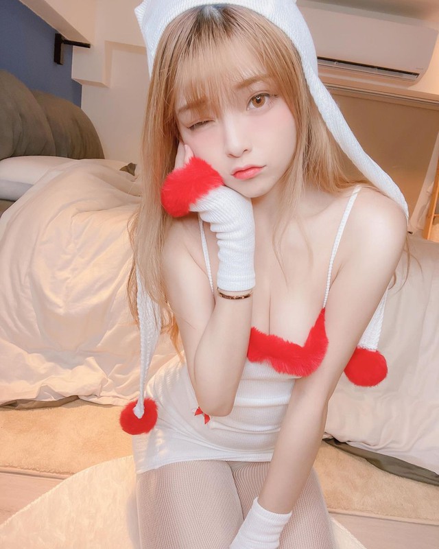 Vừa trở lại làng phim 18+, nàng hot girl đã tìm nữ đồng nghiệp đóng phim với mức lương tiền tỷ - Ảnh 4.