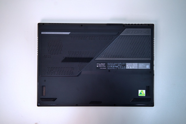 Cận cảnh ROG Strix SCAR 17 - Laptop gaming đầu tiên tại VN trang bị quái vật RTX 3080 Ti - Ảnh 8.