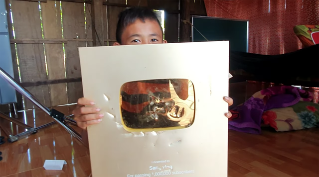 YouTuber nghèo nhất Việt Nam bất ngờ gặp hạn, bị kẻ trộm đòi tiền đầu năm, nút Vàng Bạc YouTube bị cạy sạch - Ảnh 4.