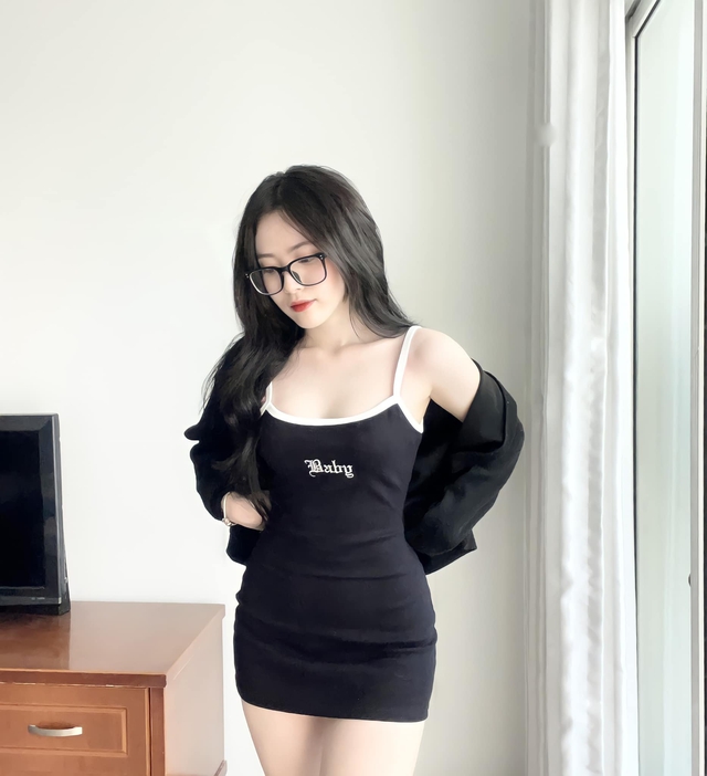 Diện áo 2 dây mong manh, loạt hot girl Tiktok khơi mào điệu nhảy mới khiến 500 anh em gật gù khen nhạc xinh - Ảnh 8.