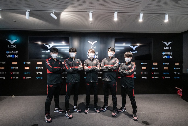 On the eve of the last match of the group stage against T1, the young star DRX admitted: It takes good dignity to win against Mr. Faker - Photo 1.