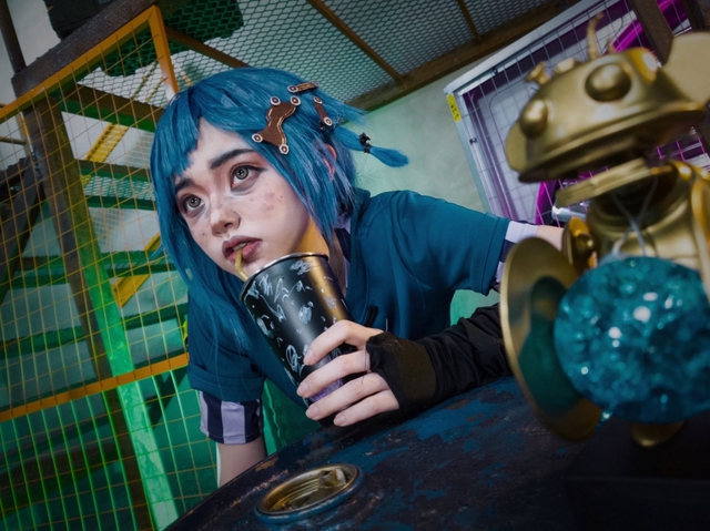 “Bà cô” ngoài 30 cùng chồng cosplay Silco - Jinx, giới trẻ “xách dép” vì đẹp ngang ngửa bản gốc - Ảnh 8.