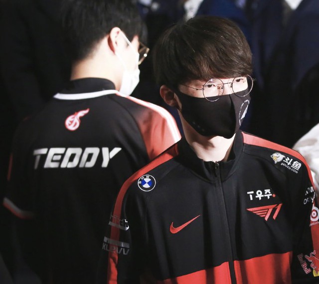Faker confronts Chovy in the 2022 LCK Spring Finals: The winner will write history - Photo 3.