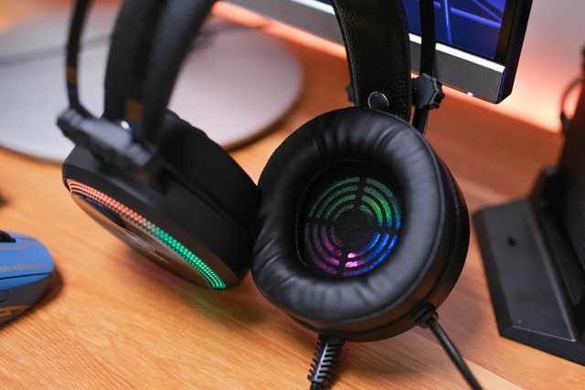 Tai nghe gaming E-DRA EH412 Pro 7.1 RGB: Giá rẻ, chất âm tốt, đẹp bắt mắt - Ảnh 3. Tai nghe gaming E-DRA EH412 Pro 7.1 RGB: Giá rẻ, chất âm tốt, đẹp bắt mắt - Ảnh 3.
