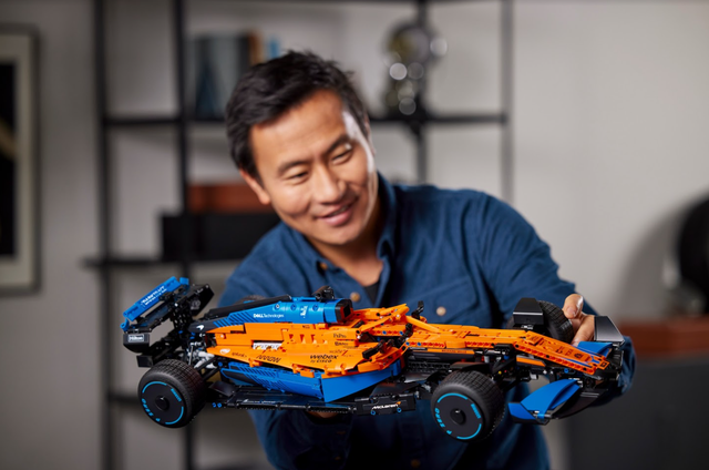 Break through the passion for speed with the new LEGO Technic McLaren Formula 1 racing car - Photo 4.