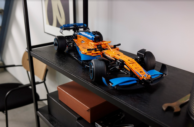 Bứt phá đam mê tốc độ với siêu phẩm xe đua LEGO Technic McLaren Formula 1 mới - Ảnh 1.