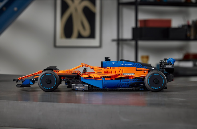 Bứt phá đam mê tốc độ với siêu phẩm xe đua LEGO Technic McLaren Formula 1 mới - Ảnh 2.