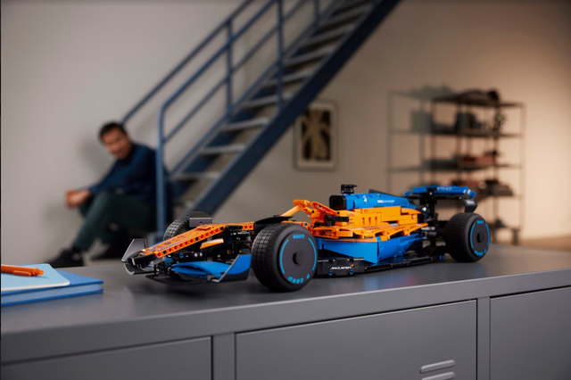 Break through the passion for speed with the new LEGO Technic McLaren Formula 1 racing car - Photo 7.