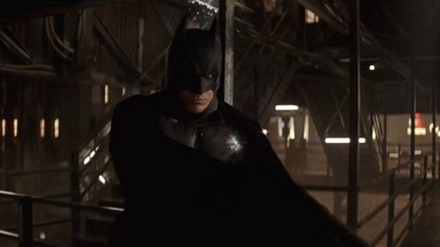 Xếp hạng trang phục của Batman trên màn ảnh nhỏ, có bộ còn khiến nam diễn viên cảm thấy xấu hổ - Ảnh 9.