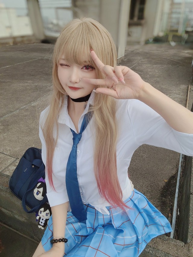 Xả stress cuối tuần với loạt ảnh cosplay đệ nhất waifu anime mùa đông 2022 siêu gợi cảm - Ảnh 1.