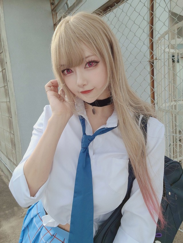 Xả stress cuối tuần với loạt ảnh cosplay đệ nhất waifu anime mùa đông 2022 siêu gợi cảm - Ảnh 2.