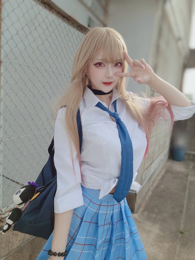 Xả stress cuối tuần với loạt ảnh cosplay đệ nhất waifu anime mùa đông 2022 siêu gợi cảm - Ảnh 3.