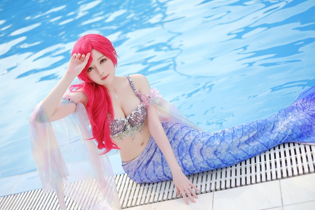 Cosplay mermaid stranded, female gamers have a terrible round, making male fans willing to go over a hundred kilometers to the market - Photo 2.