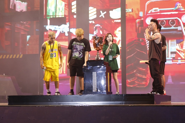 Rehearsal of Free Fire's VFL Spring 2022 Finals: Super epic stage, streamers, and popular rappers converge - Photo 12.
