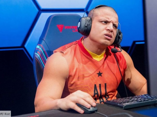 The plane ticket to Korea has not been booked yet, but Tyler1 has been assessed as having no door to climb Dau Dau here - Photo 3.