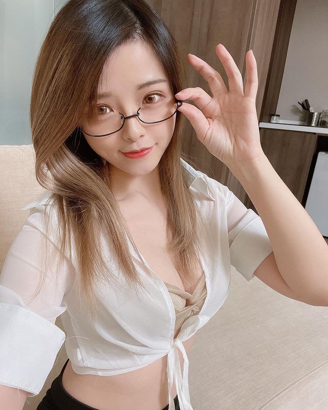 Theo chồng nhưng không bỏ cuộc chơi, hot girl phim 18+ trấn an fan hâm mộ: Bạn đời chung nghề, cả hai vẫn làm việc tiếp - Ảnh 5.