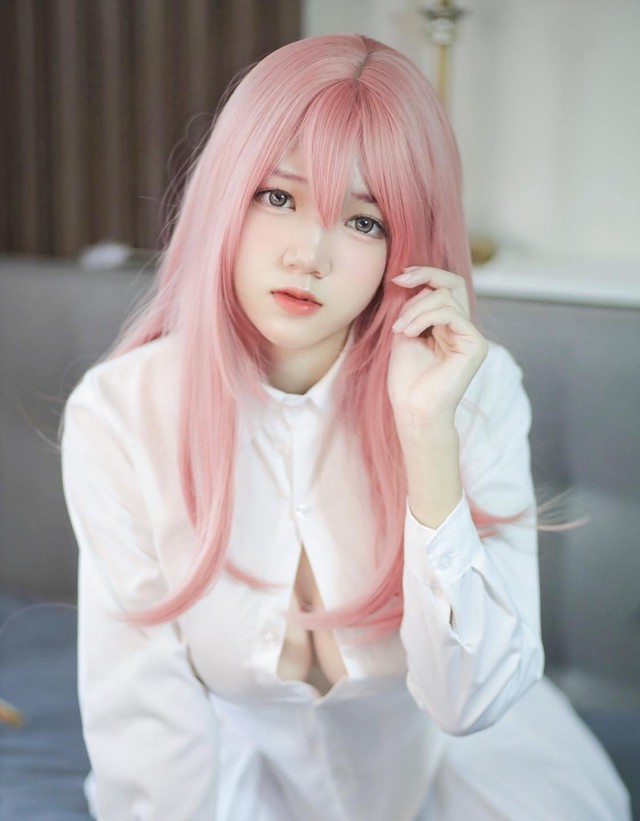 My Dress-Up Darling: Nàng waifu tóc hồng đốn tim fan với loạt ảnh cosplay sao y bản chính - Ảnh 6.
