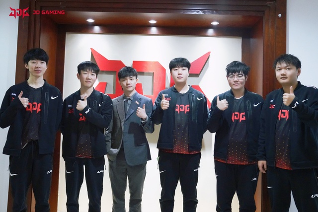 Đâu là đội có thể thách thức T1 nếu LPL dự MSI 2022: Binh đoàn hoàng gia RNG hay Rookie và những người bạn? - Ảnh 5.