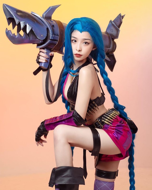 Hot Tiktoker bất ngờ quay xe với màn cosplay Jinx nóng bỏng, đúng độ xuân thì nguyên album ảnh cái nào cũng nuột nà, tinh khôi - Ảnh 6.