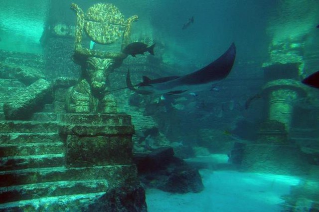  Khám phá Atlantis Phương Đông: Thành phố cổ nằm sâu dưới lòng hồ, có niên đại 1300 năm và kiến trúc kì vĩ khiến nhiều người phải nổi da gà - Ảnh 8.