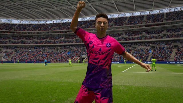 FIFA Online 4: Lingardinho dances with superstars in buying a new Legend of Loan card - Photo 2.