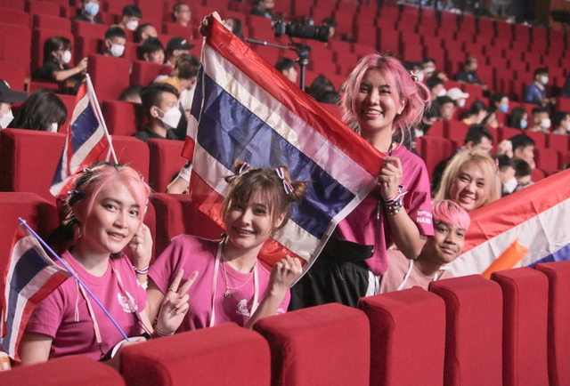 Hai đại diện Free Fire Việt Nam quyết tâm thay đổi thứ hạng sau ngày thi đấu đầu tiên, fan tích cực truyền nhiệt! - Ảnh 7.