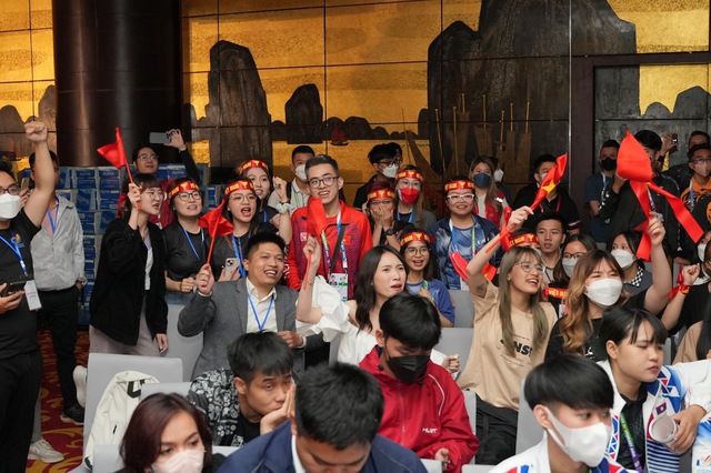 Lội ngược dòng ngoạn mục, PUBG Mobile Việt Nam xuất sắc đem về Huy chương Vàng tại SEA Games 31 - Ảnh 6.