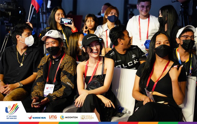 Nụ cười đốn tim khán giả tại SEA Games và nỗi buồn Esports VN một lần nữa lỡ hẹn huy chương tựa game này - Ảnh 4.