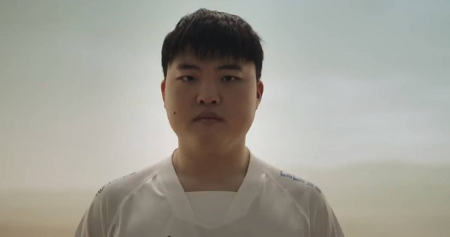 Saint Doinb suddenly revealed that Uzi will be out of action until the end of the season: No team wants to buy him - Photo 3.
