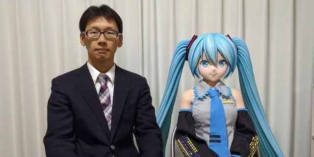 The husband of virtual singer Hatsune MIku lamented being cold by his 