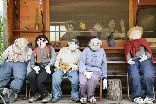 Ngôi làng bù nhìn như trong phim kinh dị ở Nhật Bản, nơi búp bê đông hơn con người gấp cả chục lần - Ảnh 6.