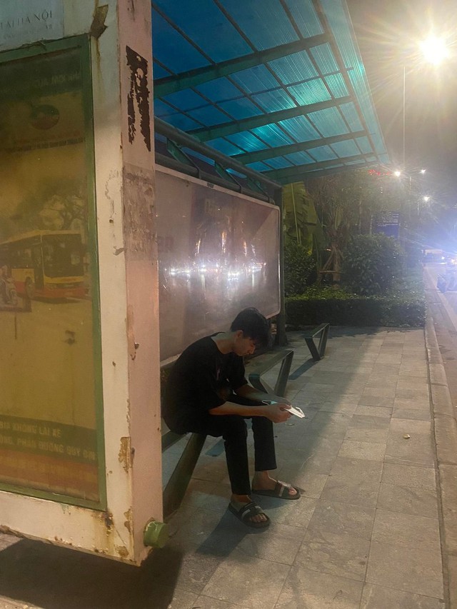  Sự thật chuyện nam sinh năm nhất mất laptop ở bến xe bus Hà Nội và lời cầu cứu lúc nửa đêm - Ảnh 2.