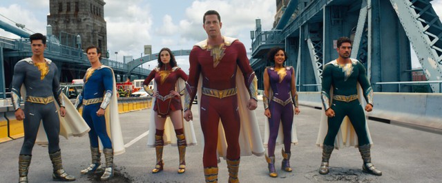 Shazam! 2 tung trailer tràn ngập màu sắc thần thoại nhưng vẫn đầy hài hước, sẵn sàng tái ngộ khán giả - Ảnh 4.